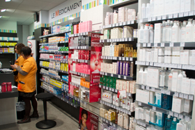Locaux de la Pharmacie Mairie Bron